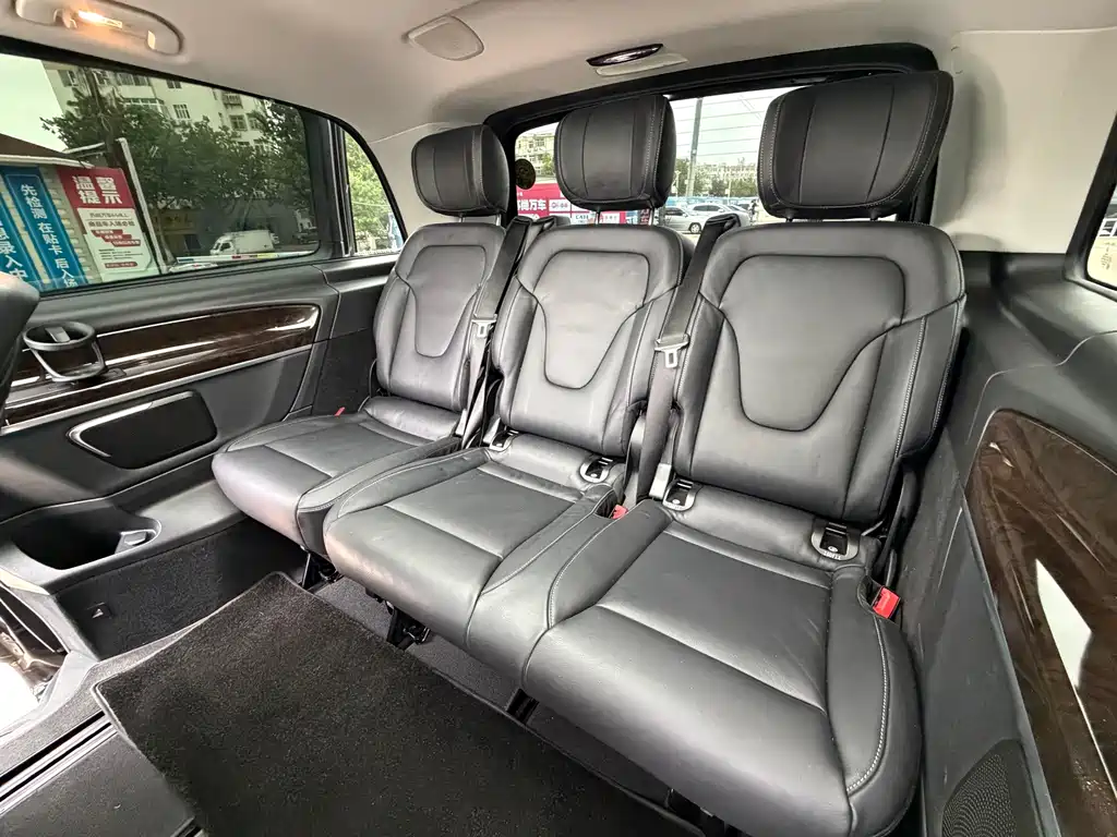 Mercedes-Benz V-Class V 2018 V 260 Luxury VI