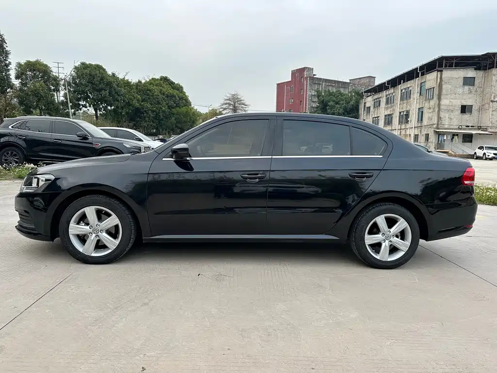 Volkswagen Lavida — миниатюра 4