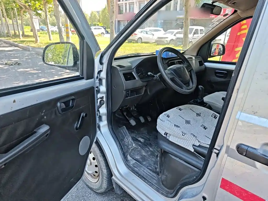 Wuling Rongguang — миниатюра 16