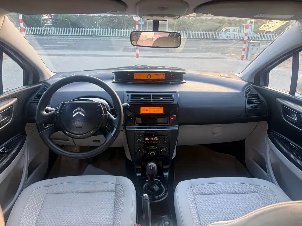 Citroen C-Quatre — миниатюра 8