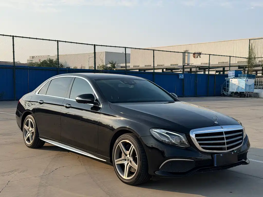 Mercedes-Benz E-Class — миниатюра 3