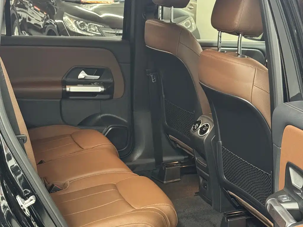 Mercedes-Benz GLB — миниатюра 9