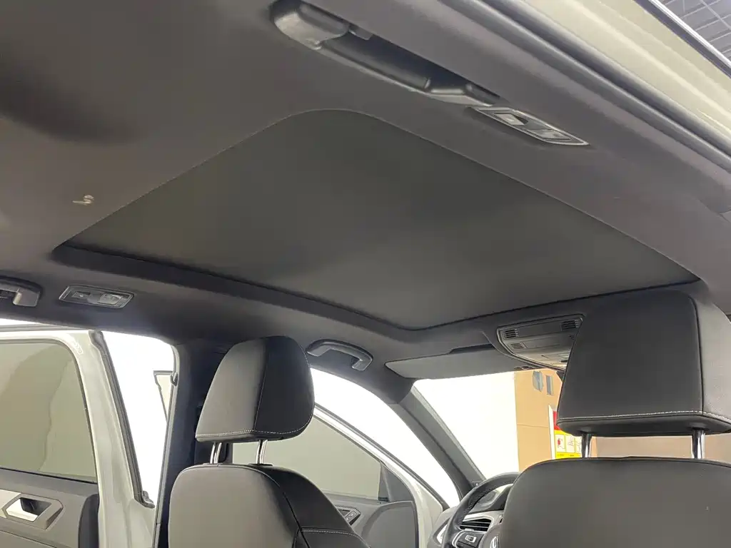 VOLKSWAGEN T ROC EXPLORING SONGS