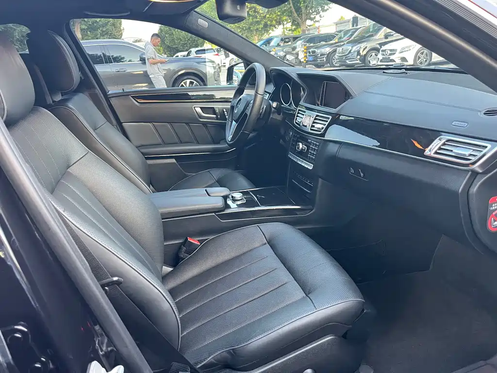 Mercedes-Benz E-Class — миниатюра 17
