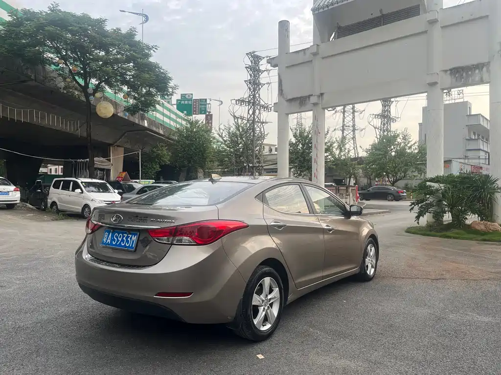 Hyundai Elantra Langdong — миниатюра 5