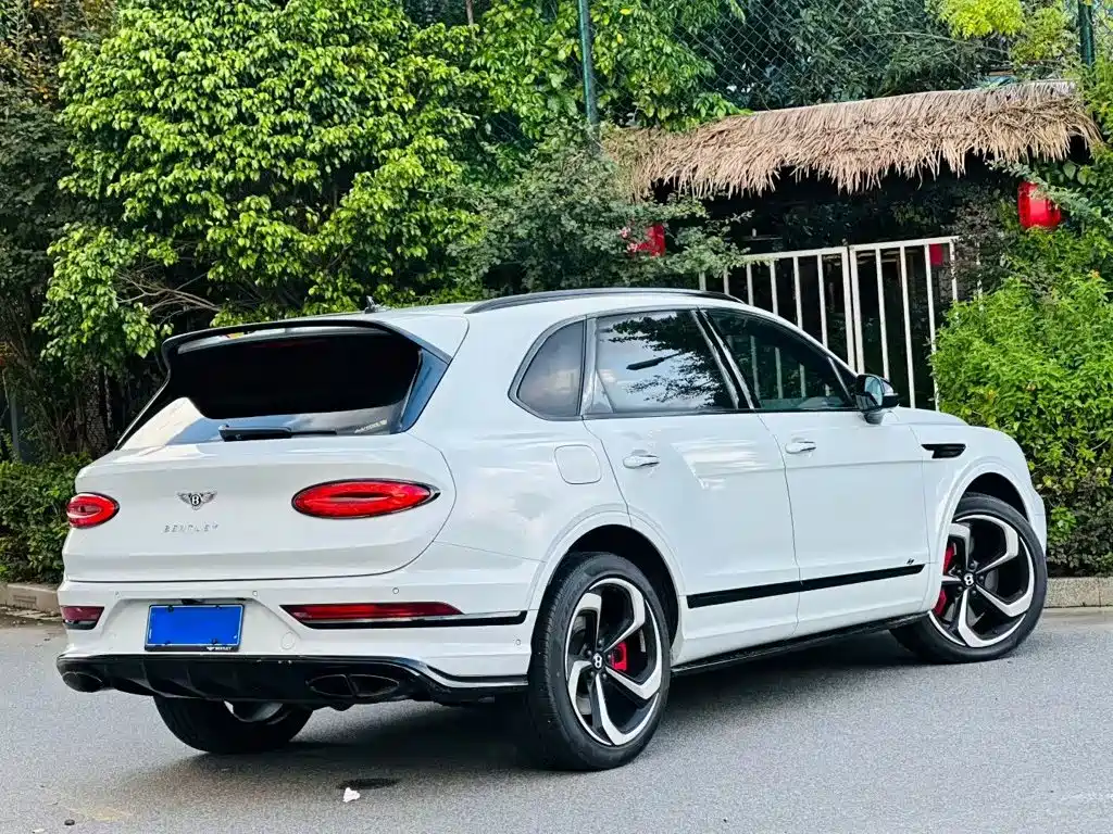 Bentley Bentayga — миниатюра 9
