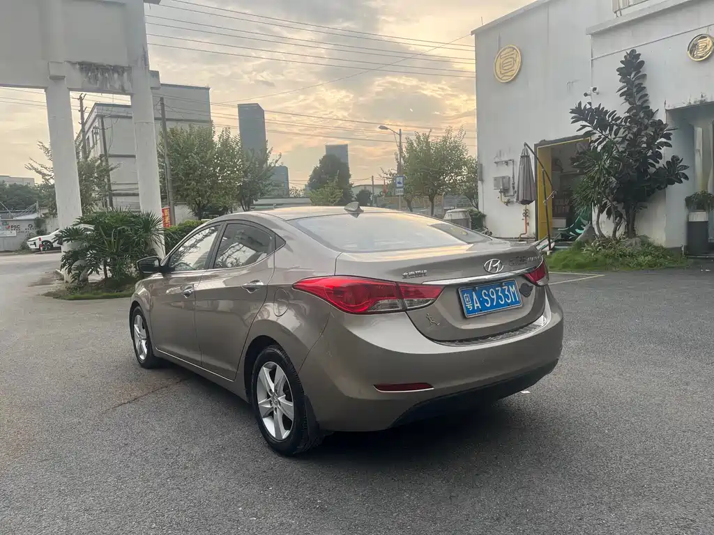 Hyundai Elantra Langdong — миниатюра 7
