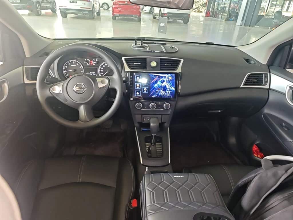 Nissan Sylphy 1.6 л 2024 г. Серебристо-серый, пробег 25500 км