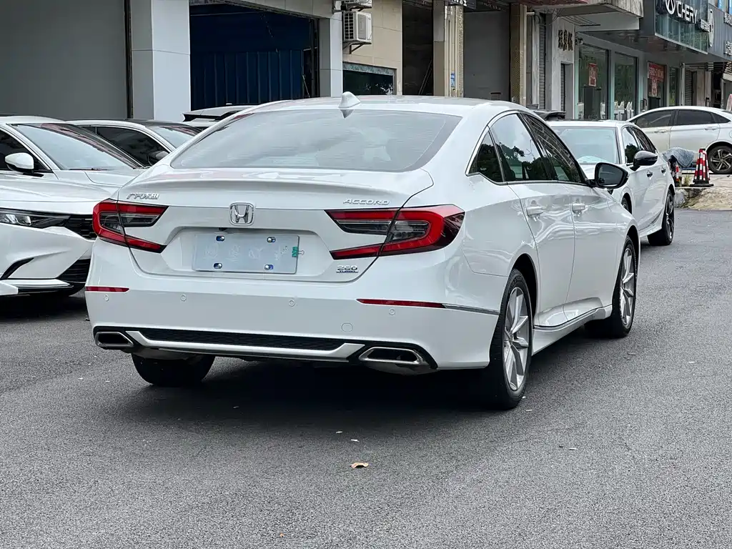 Honda Accord — миниатюра 9