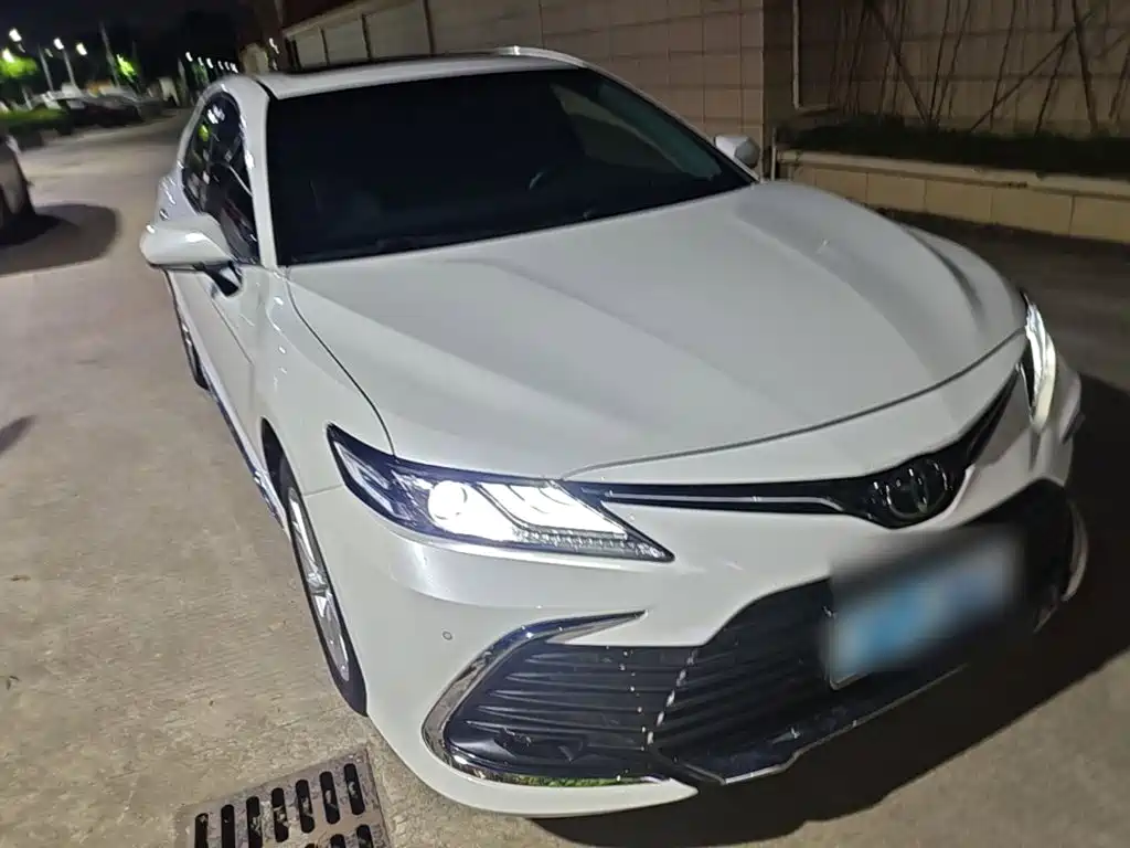 Toyota Camry — миниатюра 4