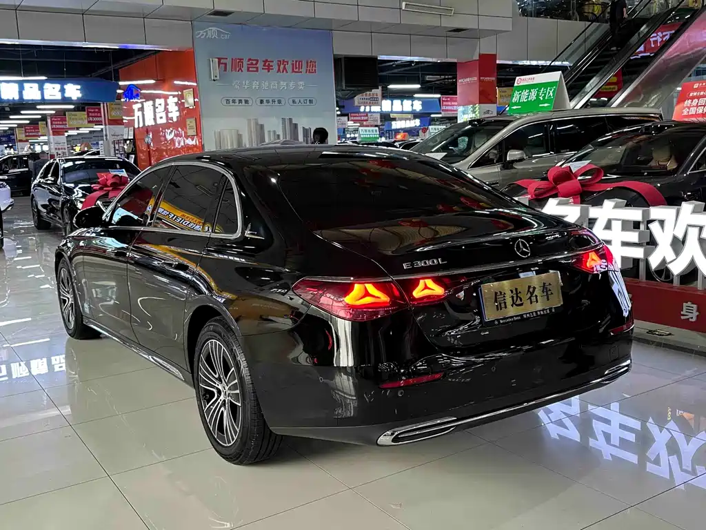 Mercedes-Benz E-Class — миниатюра 17