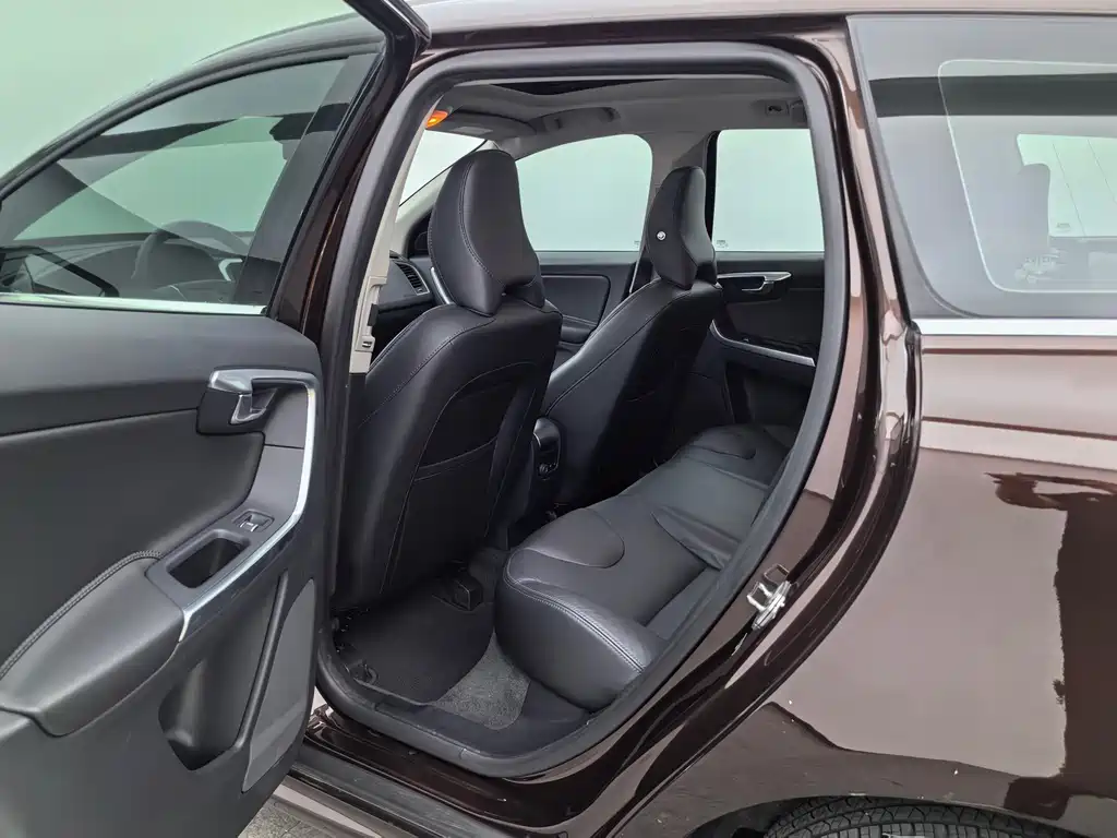 Volvo XC60 2017 T5