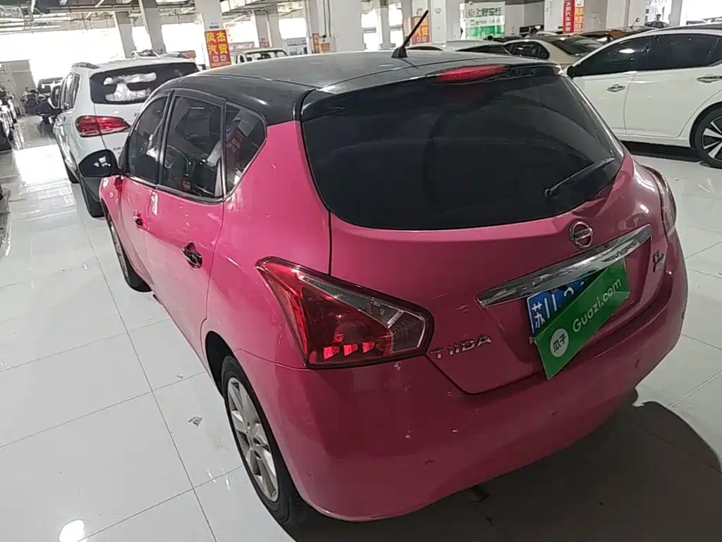 Nissan Tiida — миниатюра 5