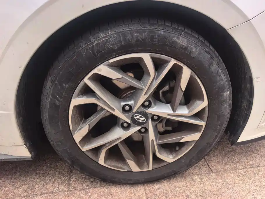 Hyundai Sonata — миниатюра 6