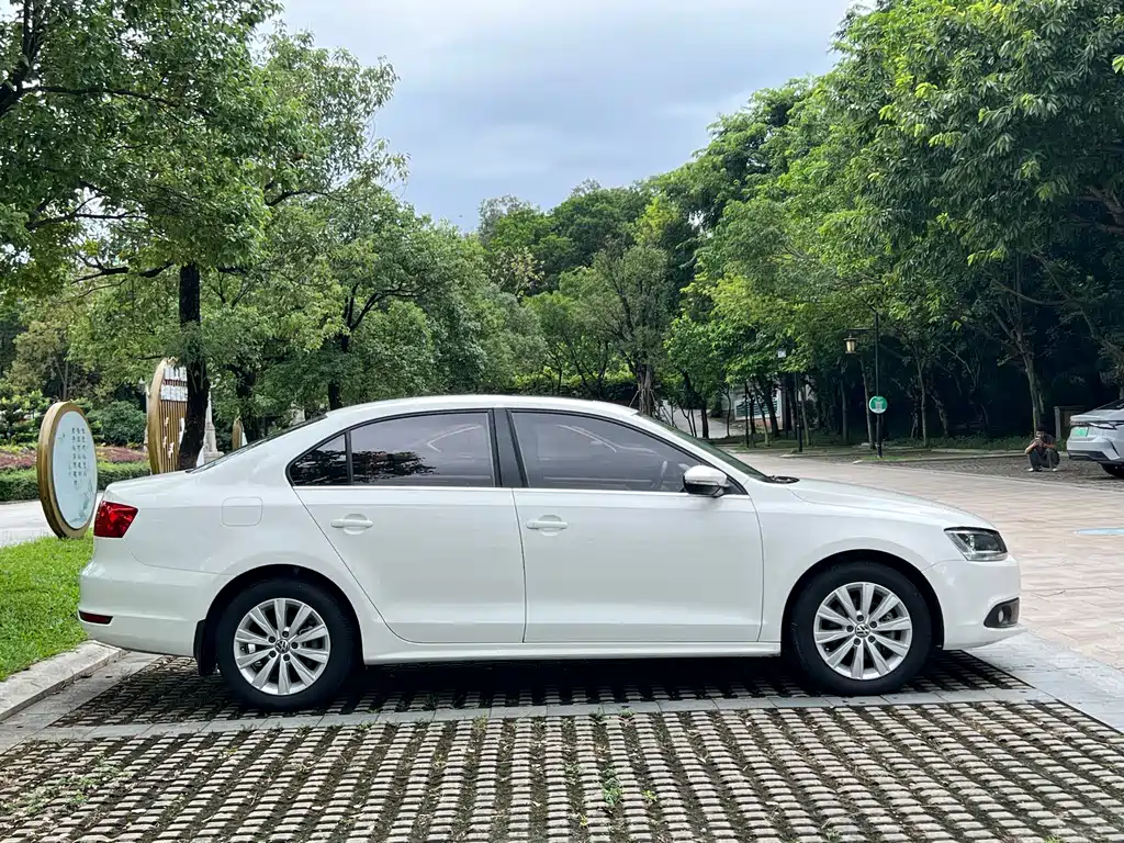 Volkswagen Sagitar — миниатюра 4