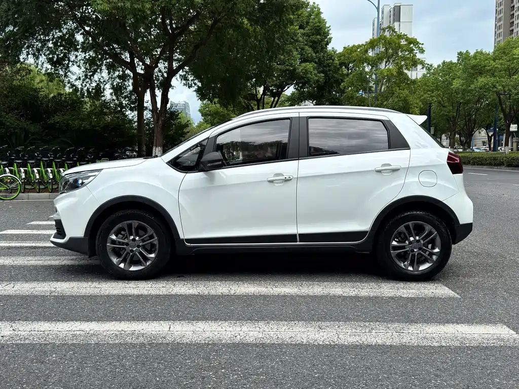 Geely Vision X3 — миниатюра 4
