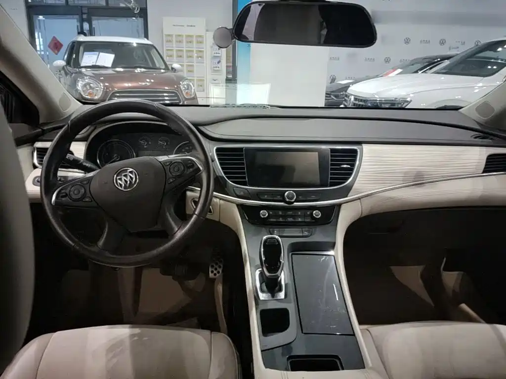 Buick LaCrosse — миниатюра 10
