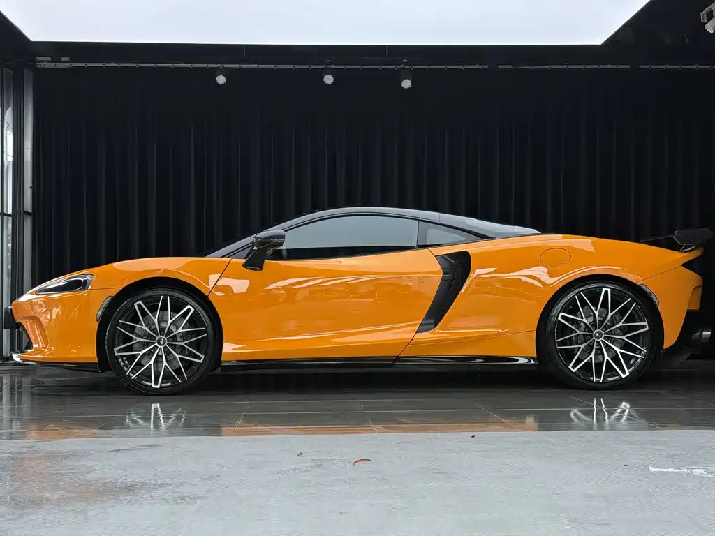 McLaren GT — миниатюра 7