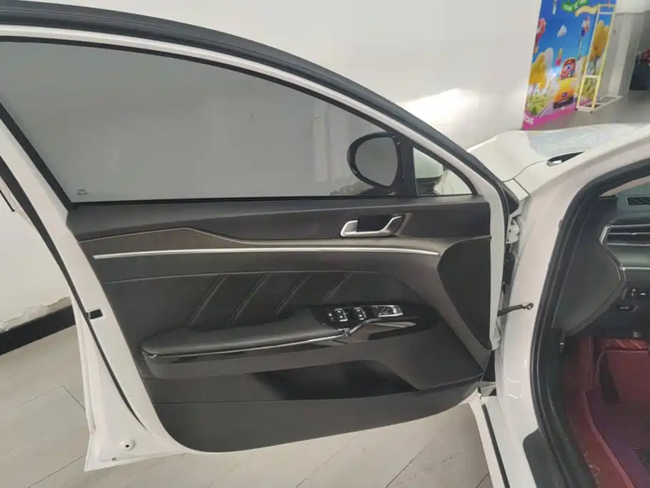 Kia K5 — миниатюра 7