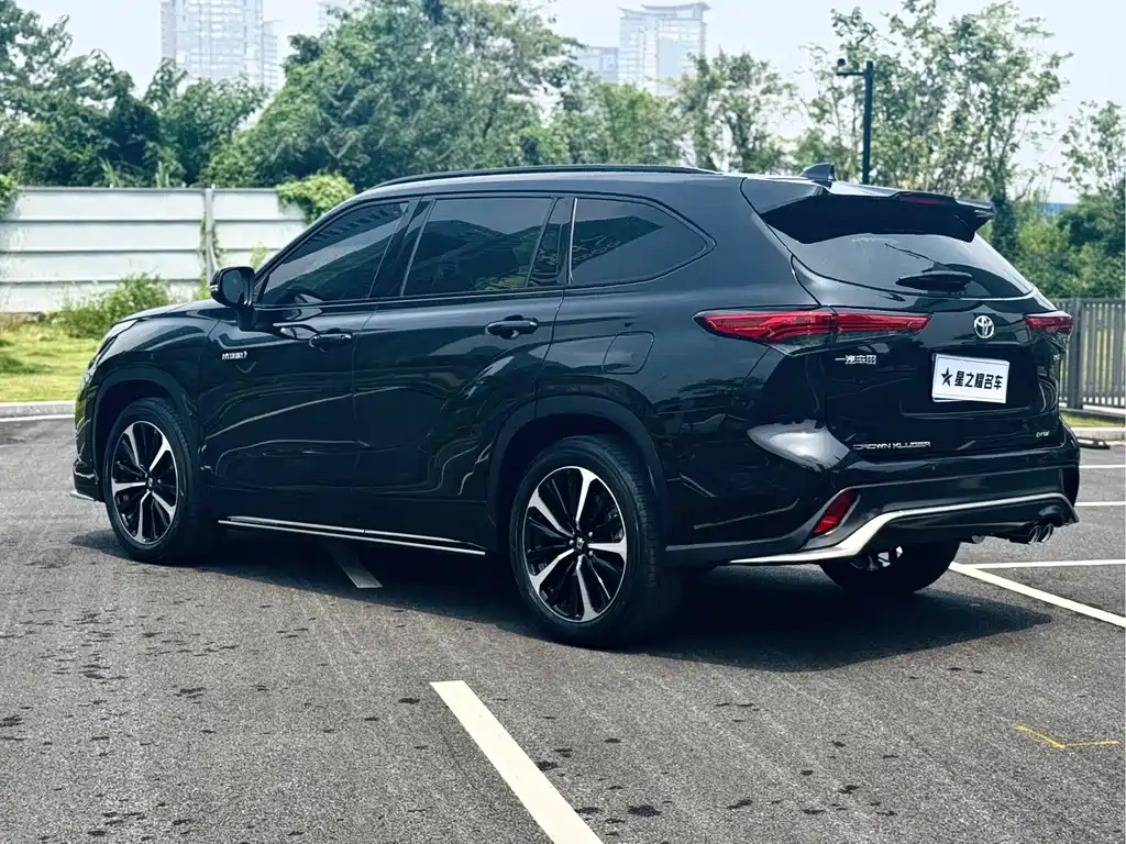 Toyota Crown Kluger — миниатюра 21