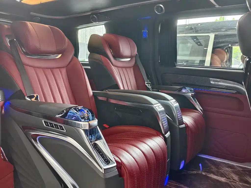 Mercedes-Benz Vito 2024 2.0T 7 мест