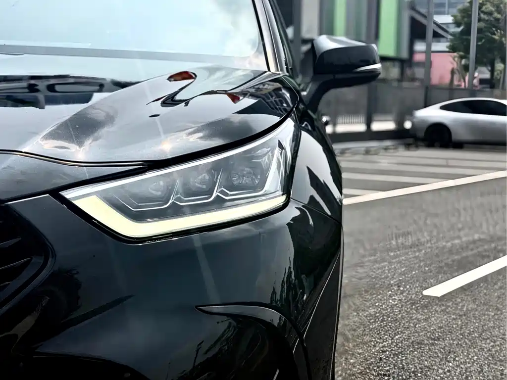 Toyota Crown Kluger — миниатюра 18