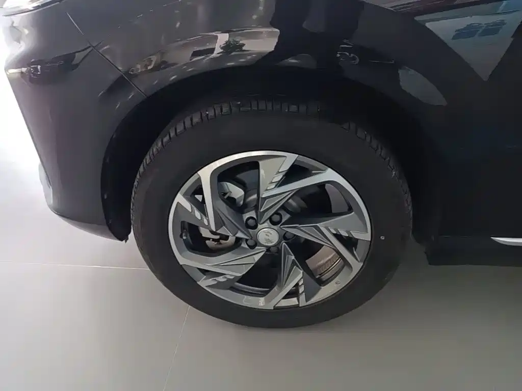 Hongqi Hongqi HS3 PHEV — миниатюра 23