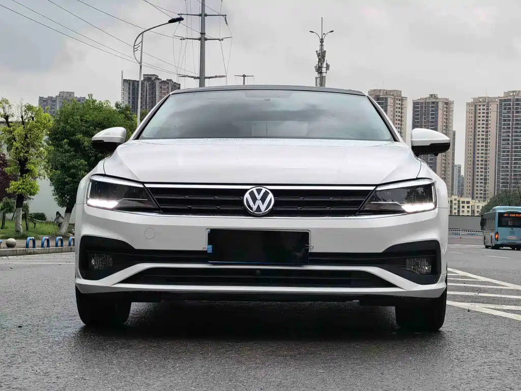 Volkswagen Lamando 2021 230TSI DSG