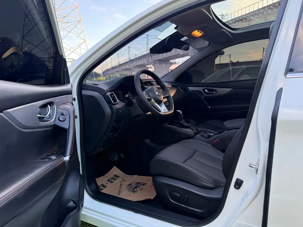 Nissan Qashqai — миниатюра 8