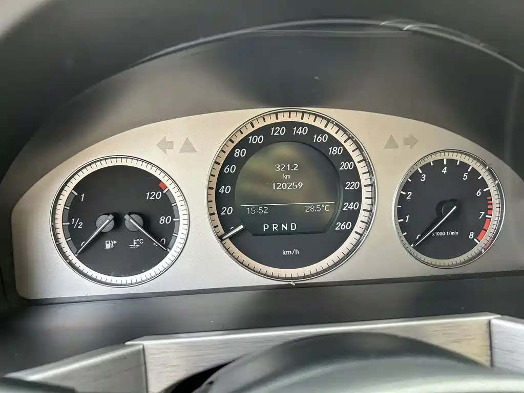 Mercedes-Benz GLK-Class (Import) — миниатюра 10