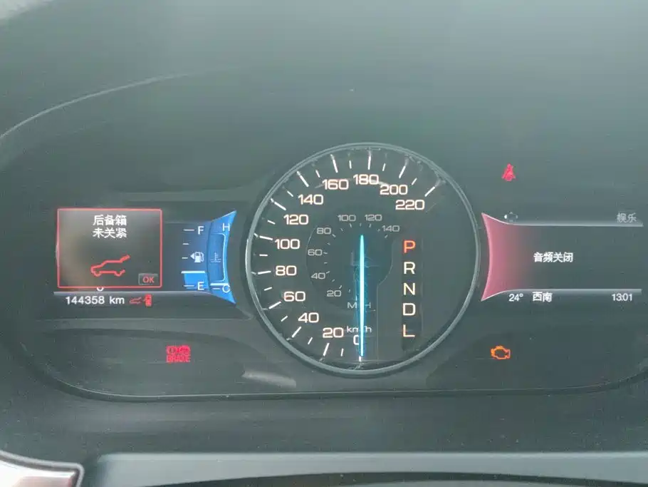 Ford Edge (Import) — миниатюра 14
