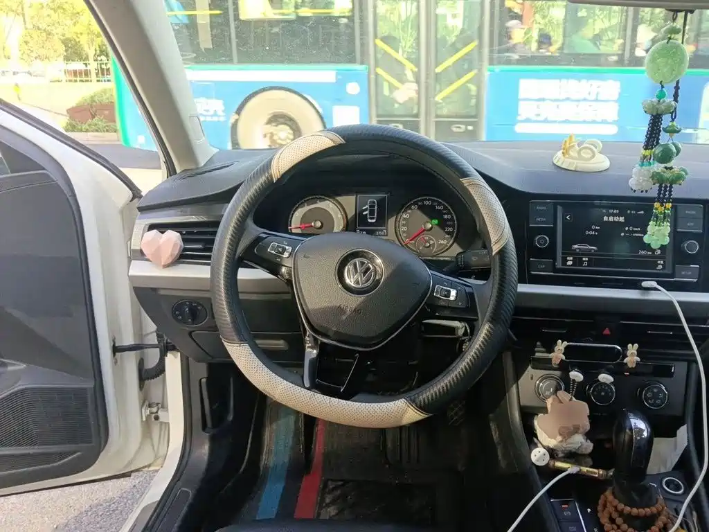 Volkswagen Lavida — миниатюра 6