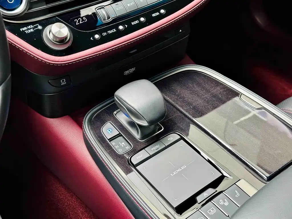 Lexus LS 500h Executive Edition, фото 10