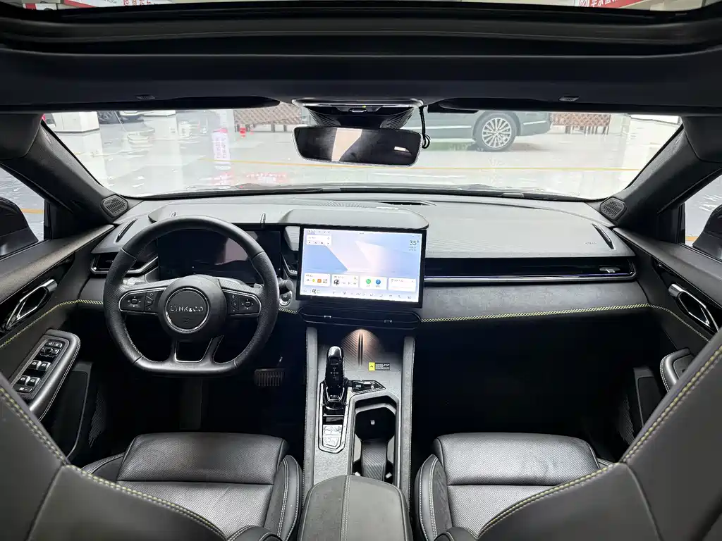 Lynk & Co 03 — миниатюра 11