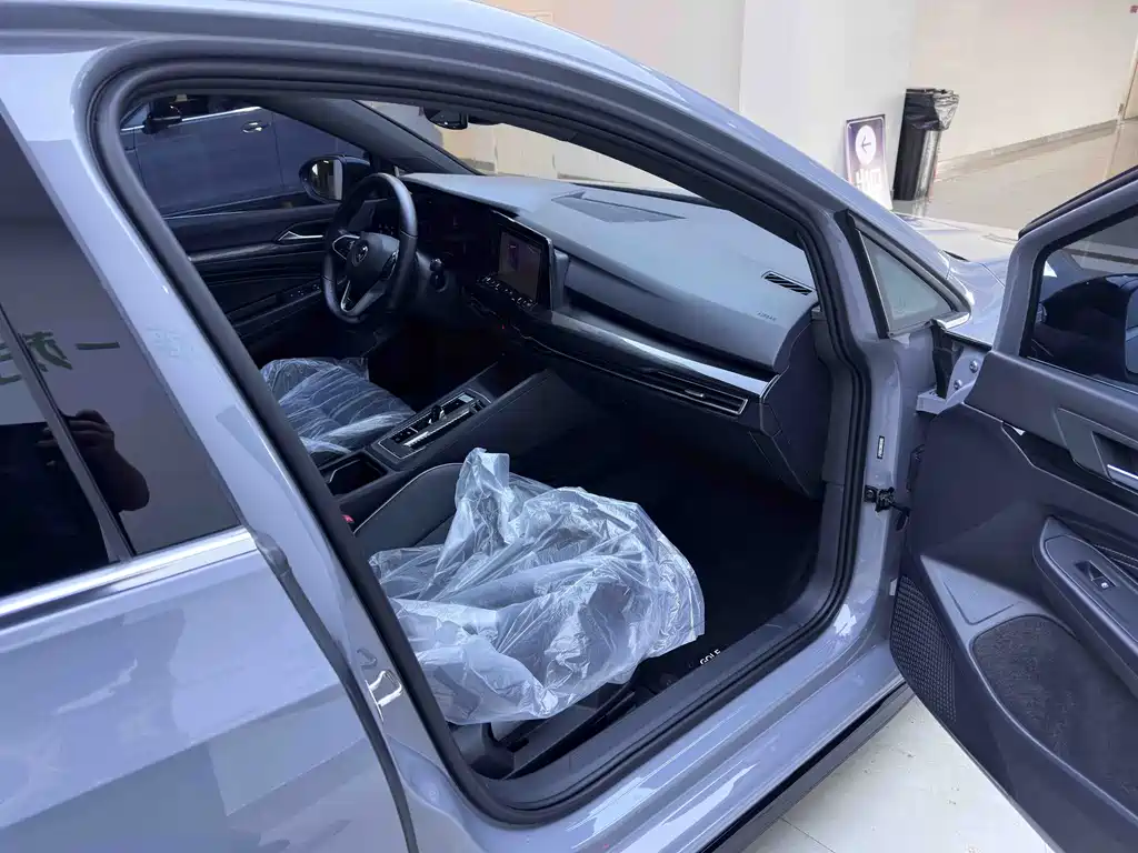 Volkswagen Golf — миниатюра 10