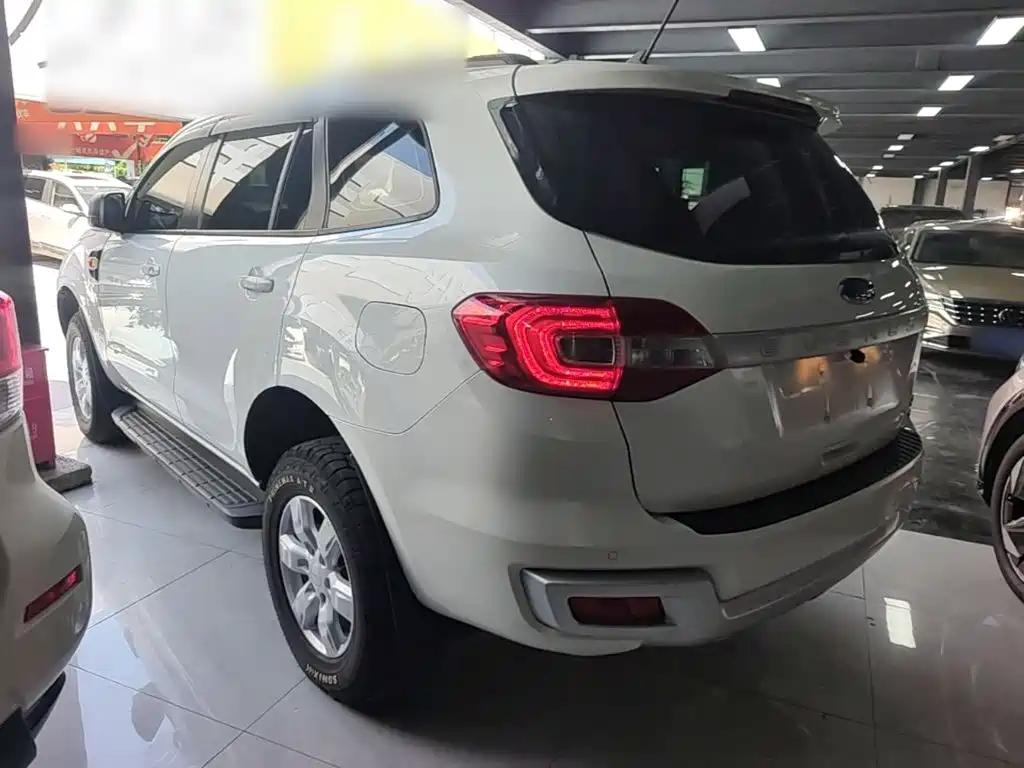 Ford Everest — миниатюра 5