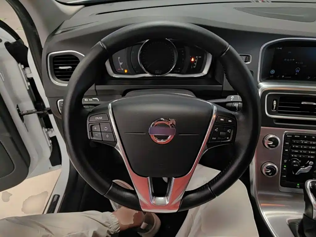 Volvo S60 — миниатюра 11