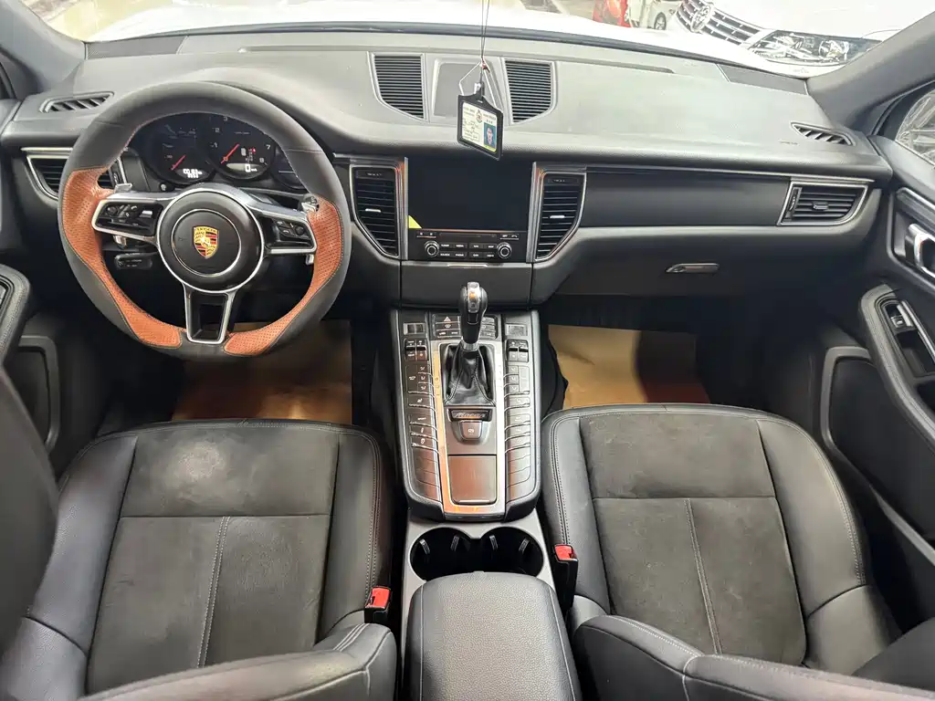 Porsche Macan — миниатюра 8