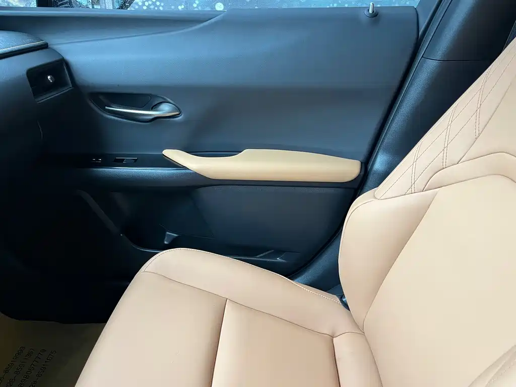 Lexus UX — миниатюра 14