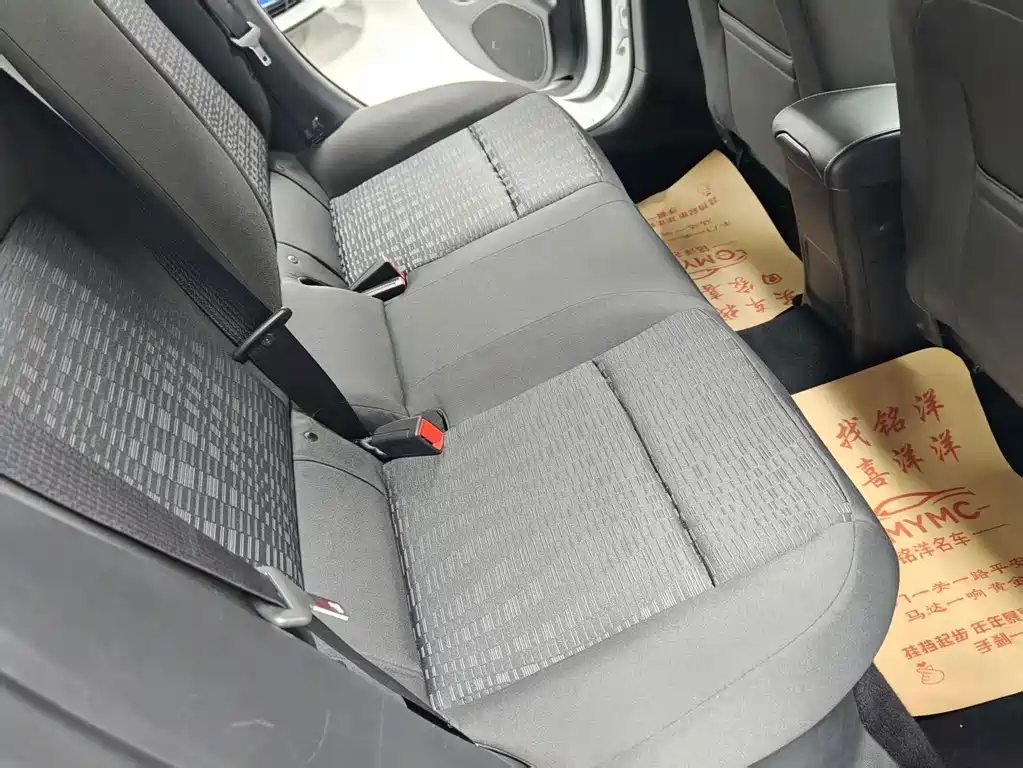 Buick Verano — миниатюра 10