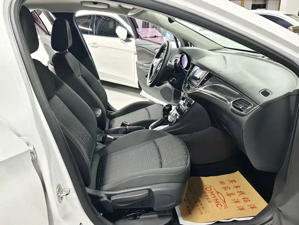 Buick Verano — миниатюра 8