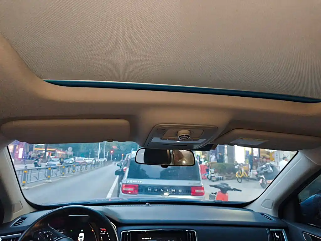 Roewe RX5 — миниатюра 21