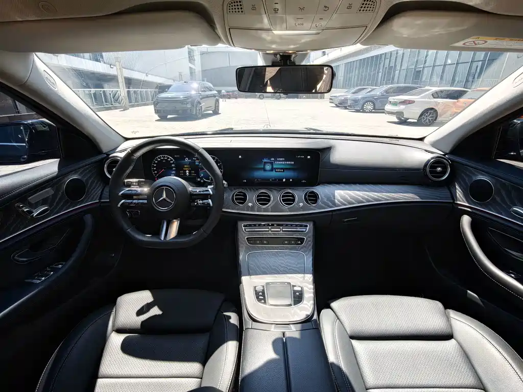 Mercedes-Benz E-Class — миниатюра 14