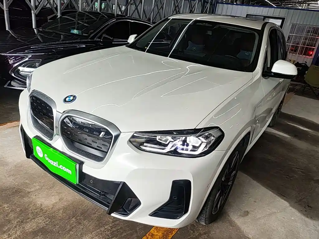 BMW iX3 2023