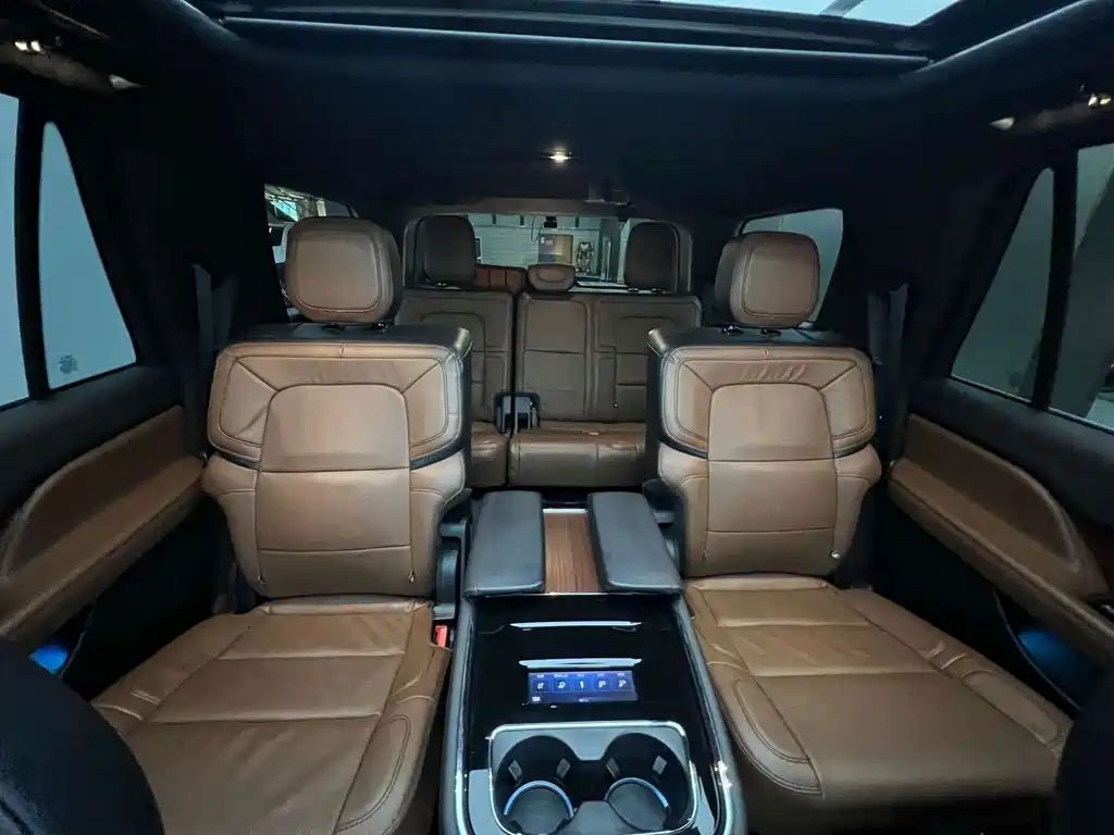 Lincoln Navigator — миниатюра 5