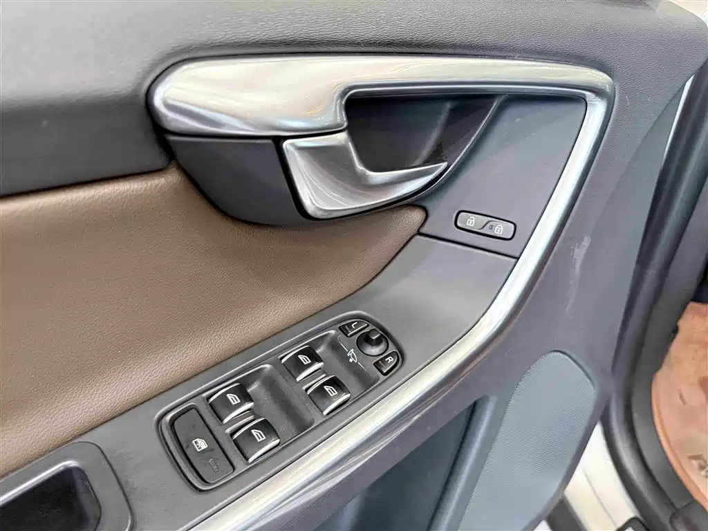 Volvo XC60 — миниатюра 14