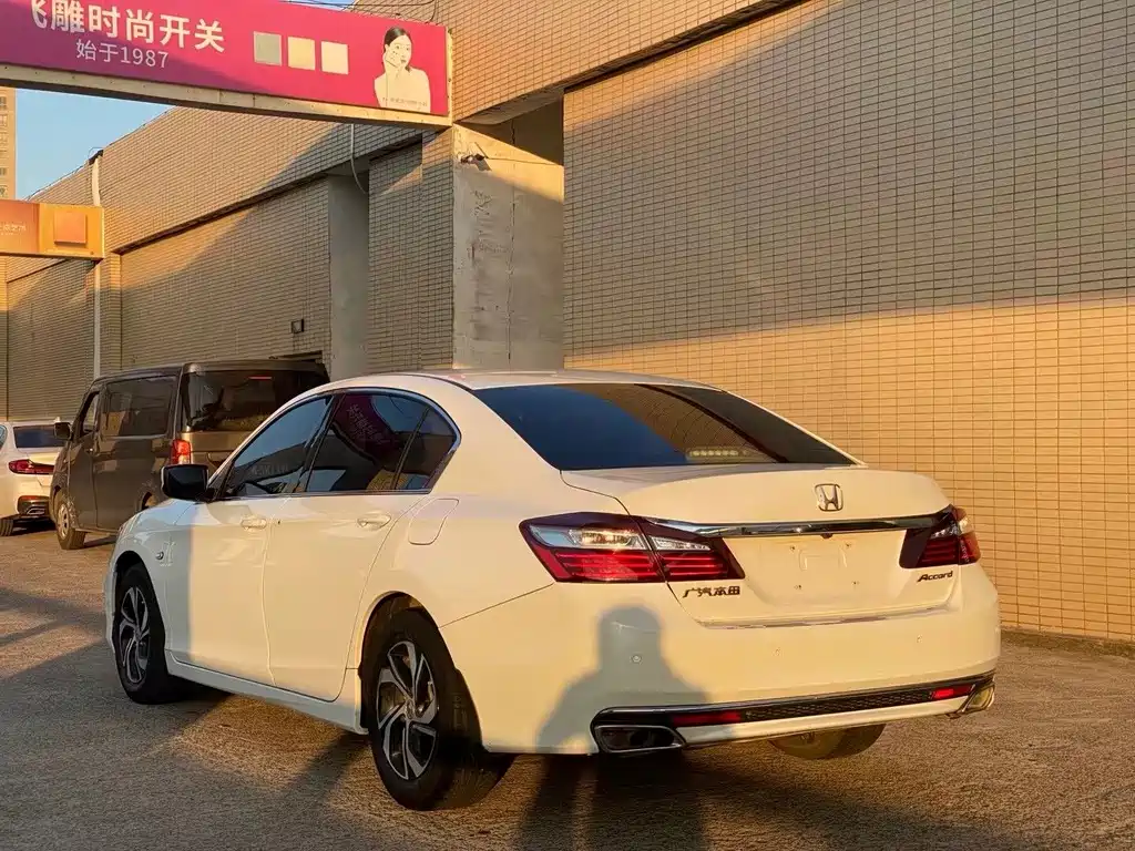 Honda Accord — миниатюра 10