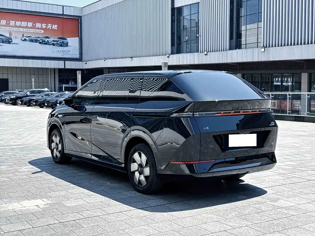 XPeng X9 — миниатюра 11