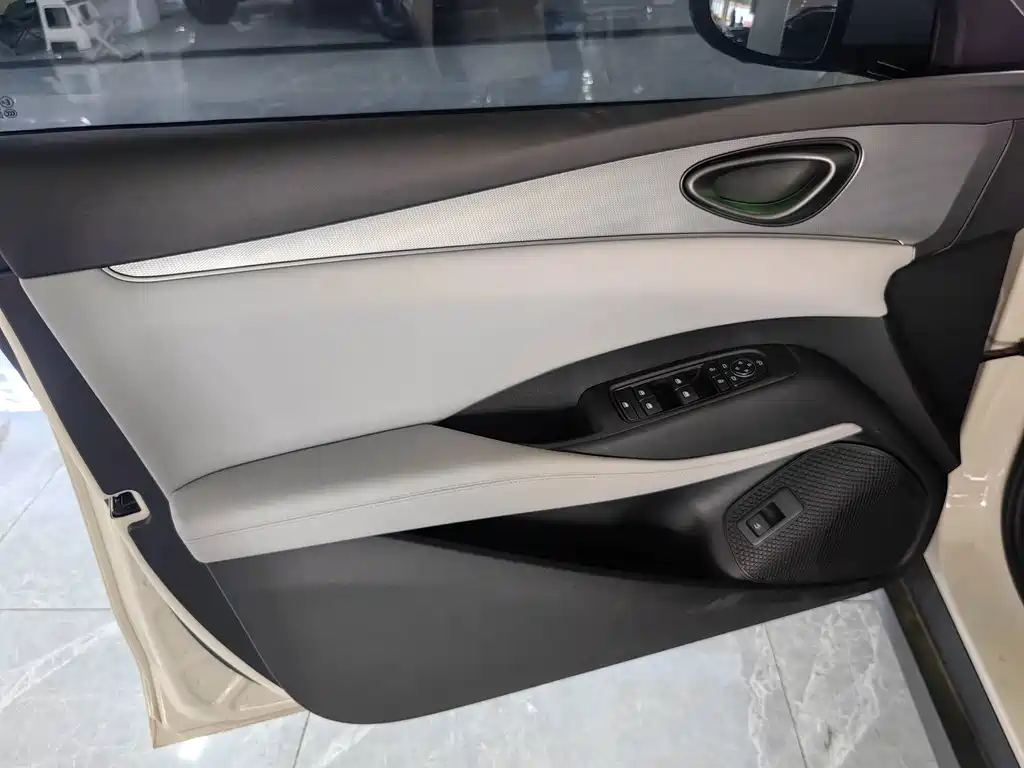 BYD Seal 06 DM-i Touring — миниатюра 8