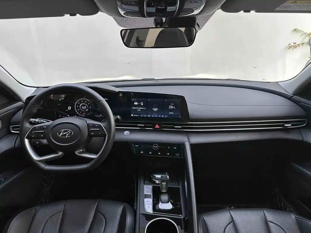 Hyundai Elantra — миниатюра 17